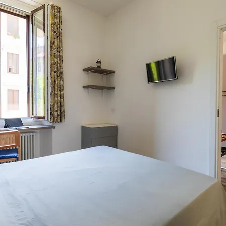 Casa Dimi - 2 Bedroom 2 En-suite Bath, 2 Min M5, Smart Lock דירה