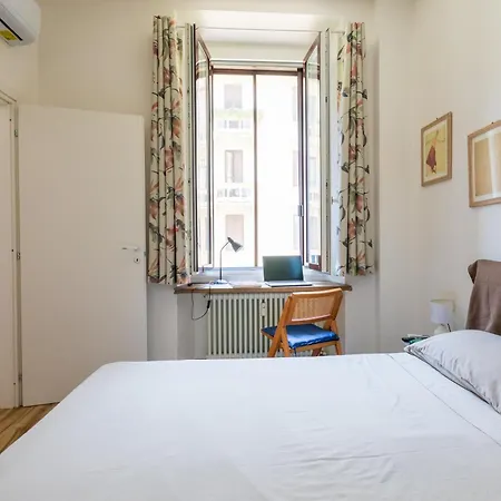 Casa Dimi - 2 Bedroom 2 En-suite Bath, 2 Min M5, Smart Lock מילאנו
