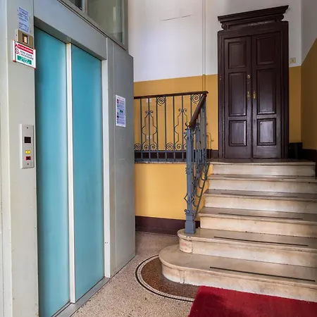 Casa Dimi - 2 Bedroom 2 En-suite Bath, 2 Min M5, Smart Lock מילאנו